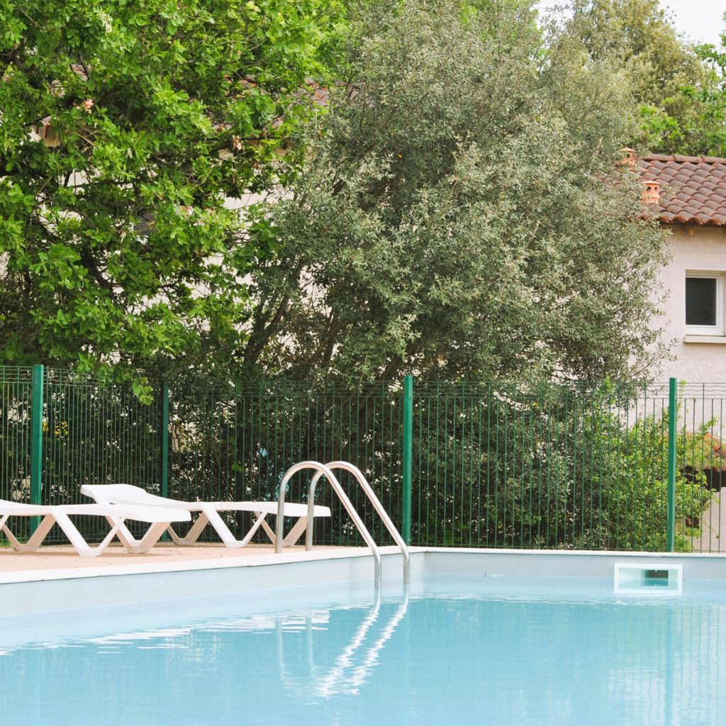 Piscine du Domaine des Czazelles dans le Lot