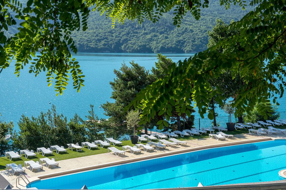 Piscine chorges
