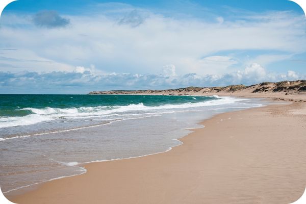Plage calme en fin d’été