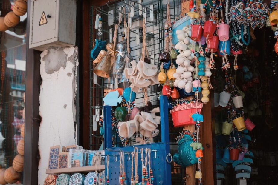 Boutique-souvenirs-vacances-quoi-ramener