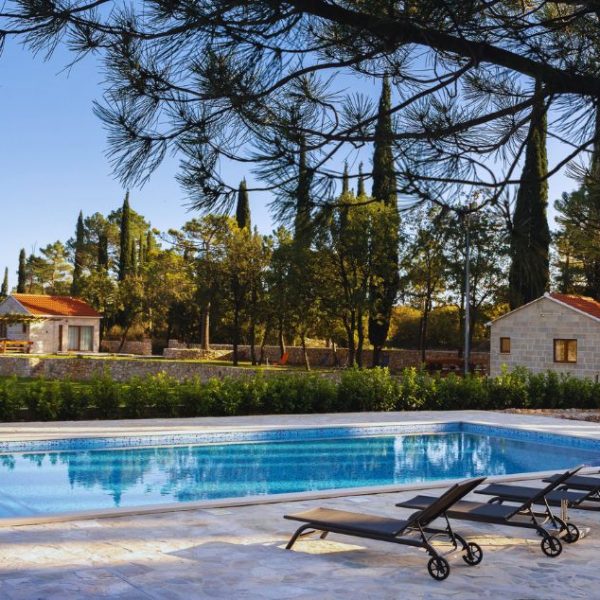 Maisonnetes Sveta Ana Lodge - piscine
