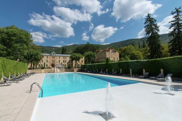 Piscine du Chateau des Gipières à Motbrun-les-Bains