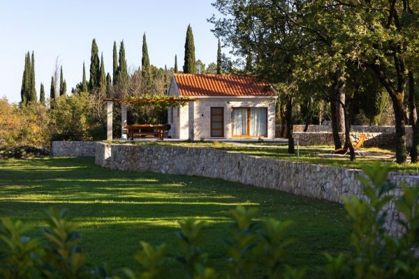 Maisonnettes-sveta-ana-lodges-criati-couple-saint-Valentin