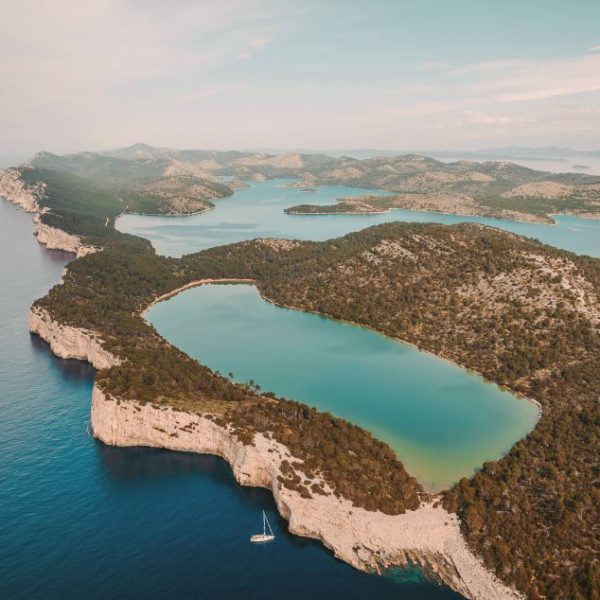 Vue aerienne des îles Elaphites en Croatie