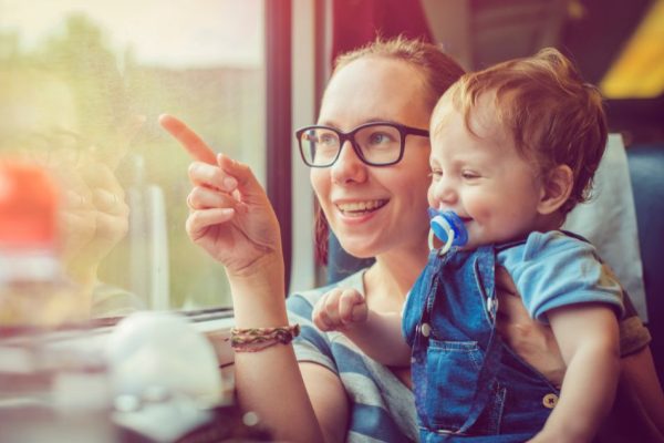 famille en train