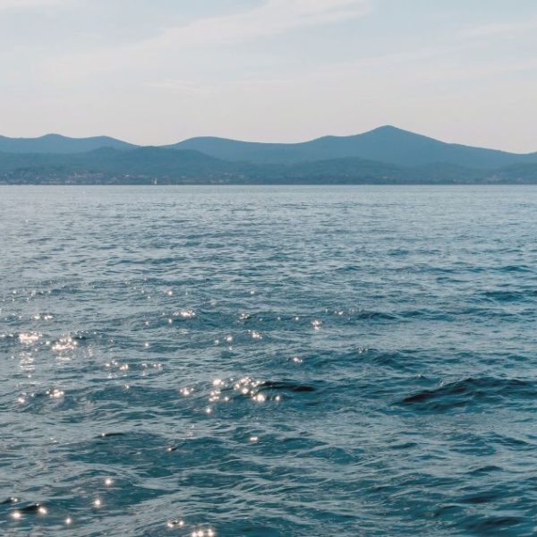 Promenafe bord de mer pendant les vacances en Croatie à Zadar